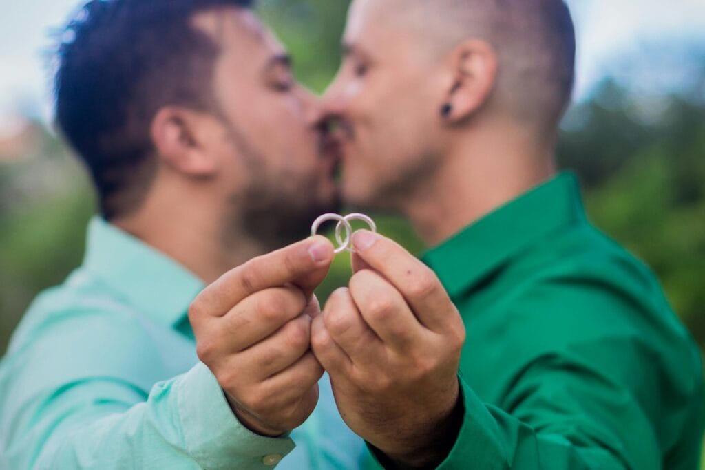 Przełomowy wyrok TSUE dla tęczowych rodzin Polska musi uznawać małżeństwa jednopłciowe zawarte za granicą